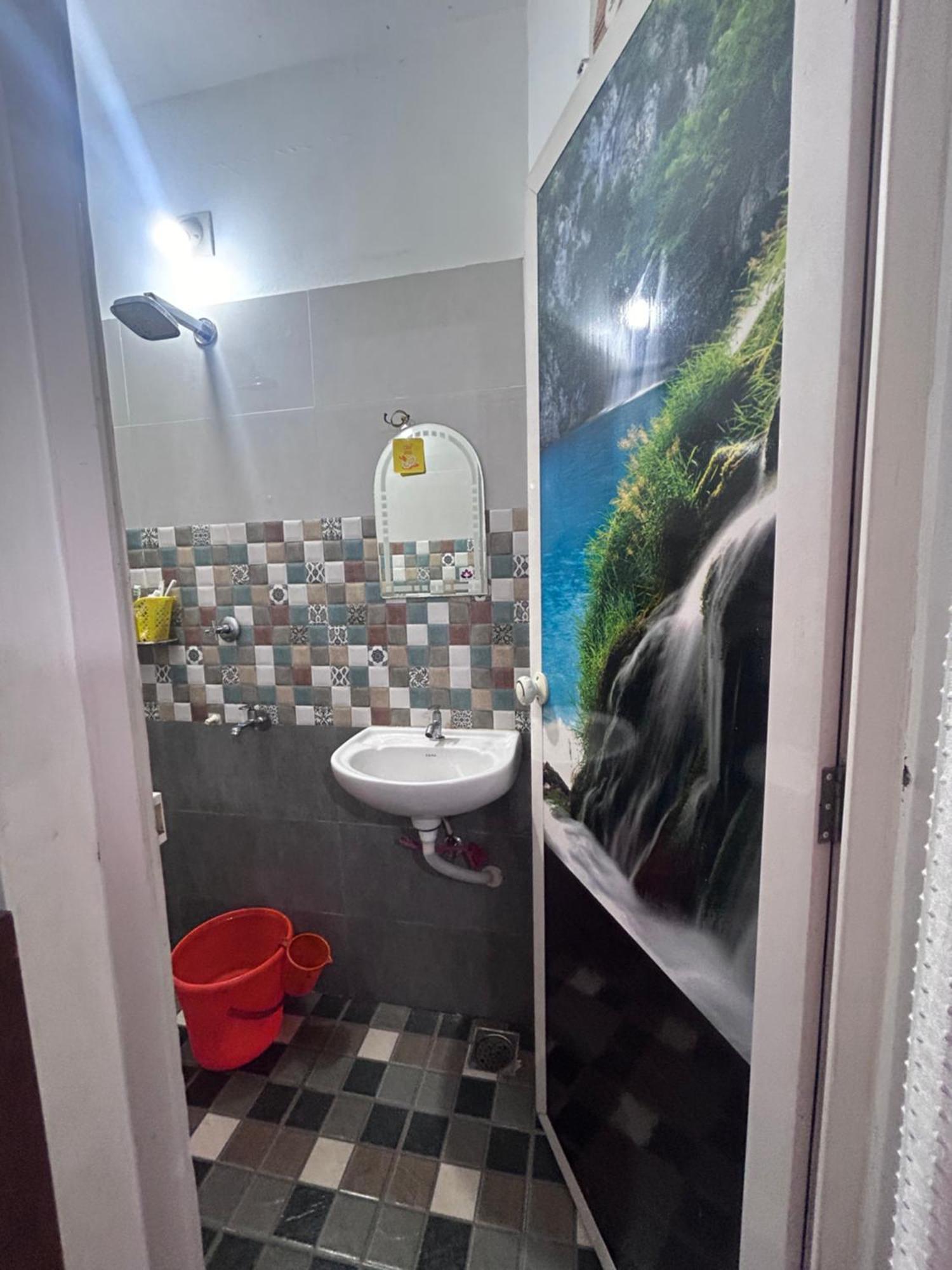 Chaithritha Ladies Homestay Thiruvananthapuram Exterior foto