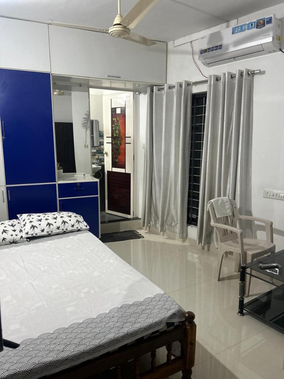 Chaithritha Ladies Homestay Thiruvananthapuram Exterior foto