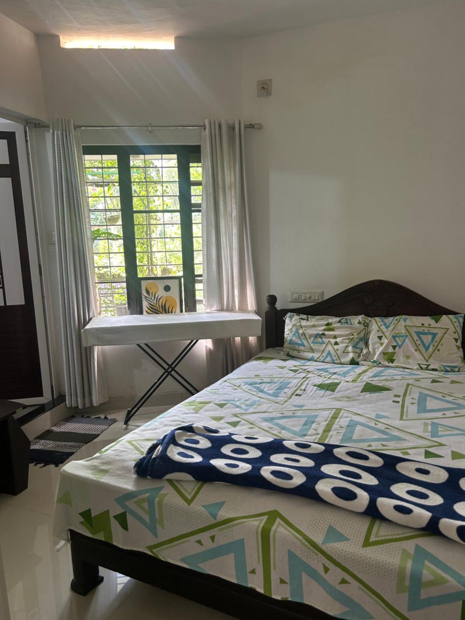 Chaithritha Ladies Homestay Thiruvananthapuram Exterior foto